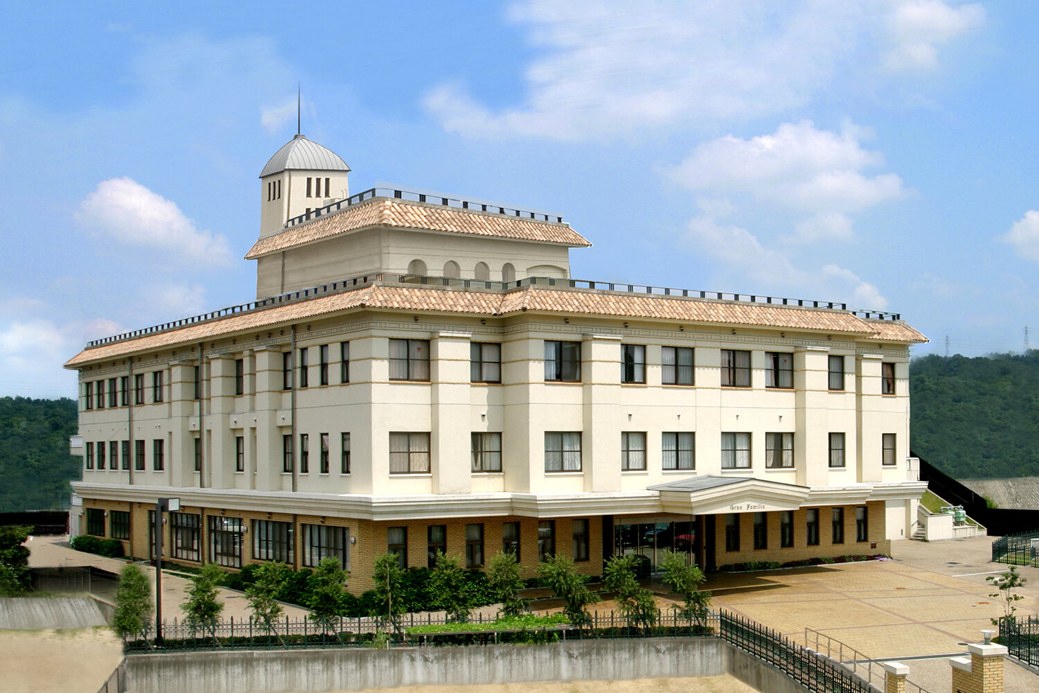 グランファミリアの画像