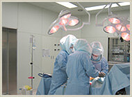 手術が行われている様子の写真